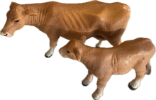 Load image into Gallery viewer, Cattle - CS3 Jersey Cow & Calf - Country Toys