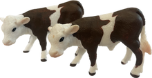 Load image into Gallery viewer, Cattle - Simmental Calf No 3 - Country Toys