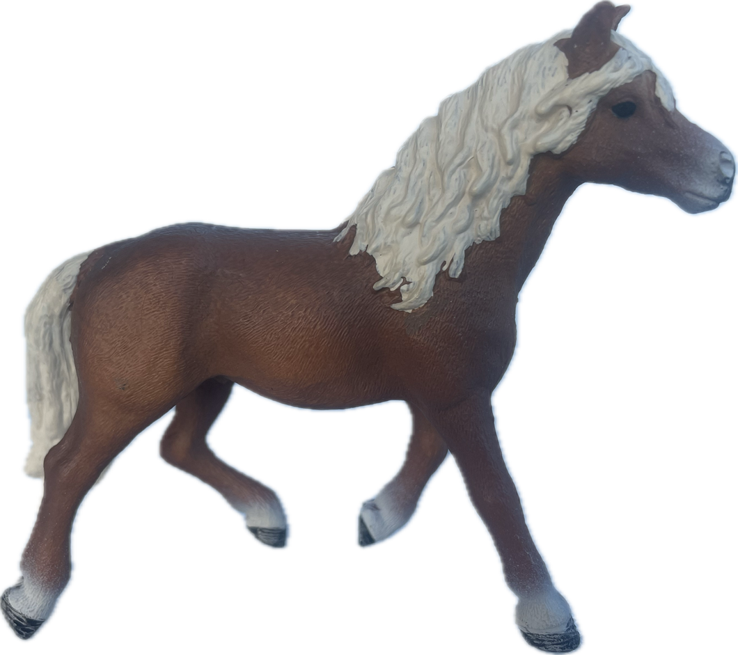 Horses - Golden Chestnut Stallion - Country Toys