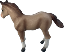 Load image into Gallery viewer, Horses - Quarter Horse Foal - Country Toys