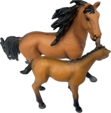 Load image into Gallery viewer, Horses - HS8 Bay Horse Set - Country Toys